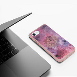 Чехол iPhone 7/8 матовый Мандала гармонии, фиолетовая, космос, цвет: 3D-светло-розовый — фото 2