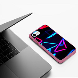 Чехол iPhone 7/8 матовый Неоновые фигуры ночь, цвет: 3D-малиновый — фото 2