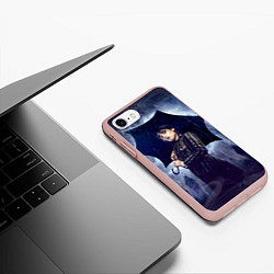 Чехол iPhone 7/8 матовый Уэнсдей Аддамс с зонтом, цвет: 3D-светло-розовый — фото 2