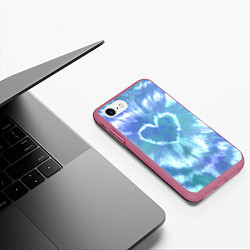 Чехол iPhone 7/8 матовый Сердце - тай-дай - голубой, цвет: 3D-малиновый — фото 2