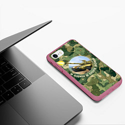 Чехол iPhone 7/8 матовый И один в поле воин танк Т-72, цвет: 3D-малиновый — фото 2
