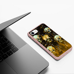 Чехол iPhone 7/8 матовый Жёлтые черепа на чёрном фоне, цвет: 3D-светло-розовый — фото 2