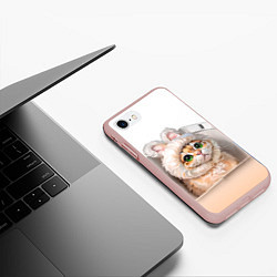 Чехол iPhone 7/8 матовый Милый кот-мем в шапке с ушками - бежевый градиент, цвет: 3D-светло-розовый — фото 2