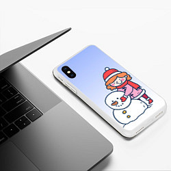 Чехол iPhone XS Max матовый Девочка лепит снеговика, цвет: 3D-белый — фото 2