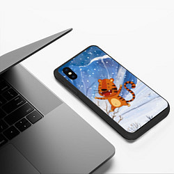 Чехол iPhone XS Max матовый Гуляющий тигр, цвет: 3D-черный — фото 2