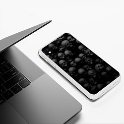 Чехол iPhone XS Max матовый Черепа на черном фоне паттерн, цвет: 3D-белый — фото 2