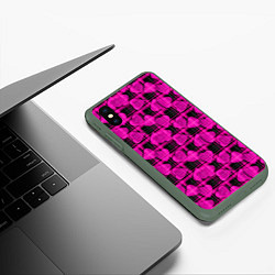 Чехол iPhone XS Max матовый Black and pink hearts pattern on checkered, цвет: 3D-темно-зеленый — фото 2