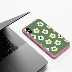 Чехол iPhone XS Max матовый Цветочки-смайлики: темно-зеленый паттерн, цвет: 3D-малиновый — фото 2
