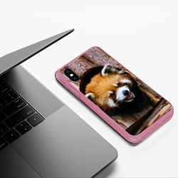 Чехол iPhone XS Max матовый Красная панда в дереве, цвет: 3D-малиновый — фото 2