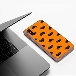 Чехол iPhone XS Max матовый Летучие мыши - паттерн оранжевый, цвет: 3D-коричневый — фото 2