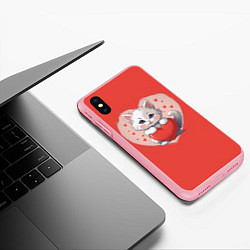 Чехол iPhone XS Max матовый Мультяшный котенок держит красное сердечко, цвет: 3D-баблгам — фото 2