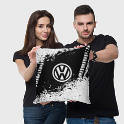 Подушка квадратная Volkswagen: Black Spray, цвет: 3D-принт — фото 2