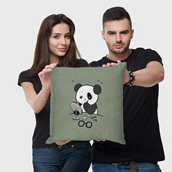 Подушка квадратная Панда красит глаза, цвет: 3D-принт — фото 2