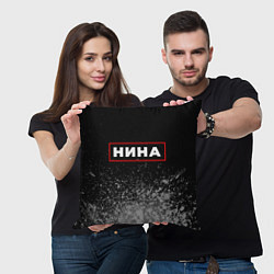 Подушка квадратная Нина - в красной рамке на темном, цвет: 3D-принт — фото 2