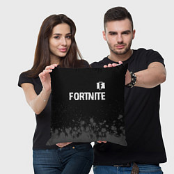 Подушка квадратная Fortnite glitch на темном фоне посередине, цвет: 3D-принт — фото 2