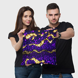 Подушка квадратная Золотинки на фиолетовой текстуре, цвет: 3D-принт — фото 2