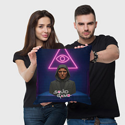 Подушка квадратная Игра в кальмара - ведущий в маске, цвет: 3D-принт — фото 2