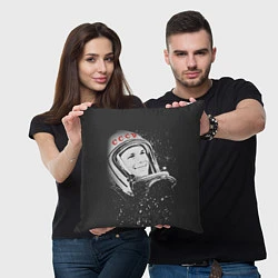 Подушка квадратная Гагарин в космосе, цвет: 3D-принт — фото 2