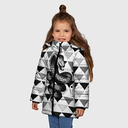Куртка зимняя для девочки Snake Geometric, цвет: 3D-черный — фото 2