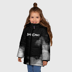 Куртка зимняя для девочки Чёрный клевер, цвет: 3D-светло-серый — фото 2