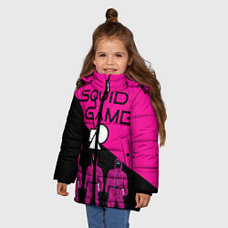 Куртка зимняя для девочки Игра в Кальмара-Стражи, цвет: 3D-черный — фото 2