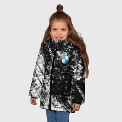 Куртка зимняя для девочки BMW : Испачканная ЧБ, цвет: 3D-светло-серый — фото 2