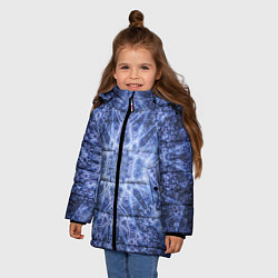 Куртка зимняя для девочки Ледяные линии на синем цвете, цвет: 3D-черный — фото 2
