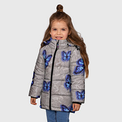 Куртка зимняя для девочки Газетные обрывки и синие бабочки, цвет: 3D-черный — фото 2