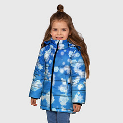 Куртка зимняя для девочки Декоративные снежинки на синем, цвет: 3D-черный — фото 2