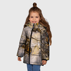 Куртка зимняя для девочки Текстура пня сосны, цвет: 3D-черный — фото 2