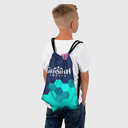Рюкзак-мешок ГЕНШИН ИМПАКТ на фоне узора из сот, цвет: 3D-принт — фото 2