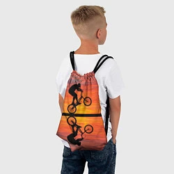 Рюкзак-мешок Велосипедист в отражении, цвет: 3D-принт — фото 2