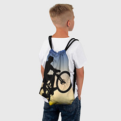Рюкзак-мешок Прыжок велосипедиста, цвет: 3D-принт — фото 2