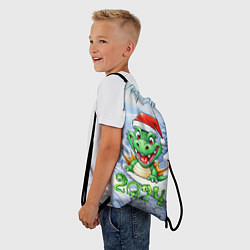 Рюкзак-мешок Милый зеленый дракончик 2024 год, цвет: 3D-принт — фото 2