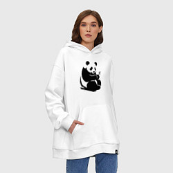 Толстовка-худи оверсайз Сидящая чёрная панда с бамбуком, цвет: белый — фото 2