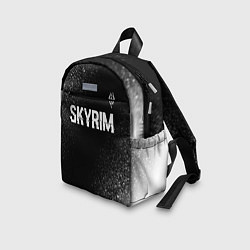 Детский рюкзак Skyrim glitch на темном фоне посередине, цвет: 3D-принт — фото 2