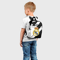 Детский рюкзак Реал Мадрид черно белые полосы, цвет: 3D-принт — фото 2