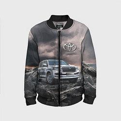 Бомбер детский Toyota Land Cruiser 200 среди скал, цвет: 3D-черный