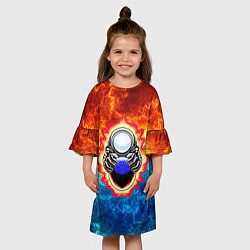 Платье клеш для девочки Космонавт в огне над планетой, цвет: 3D-принт — фото 2