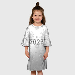 Платье клеш для девочки Новый год 2023 в снежинках, цвет: 3D-принт — фото 2