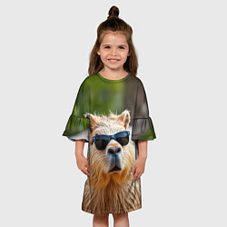 Платье клеш для девочки Модная капибара в темных очках, цвет: 3D-принт — фото 2