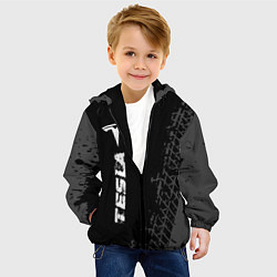 Куртка с капюшоном детская Tesla speed на темном фоне со следами шин: по-верт, цвет: 3D-черный — фото 2