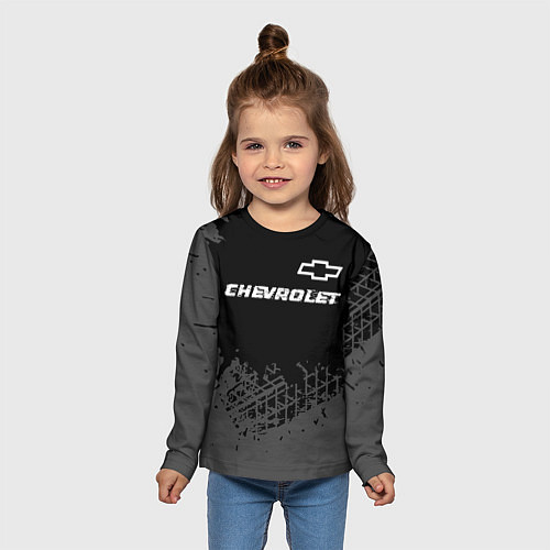 Детский лонгслив Chevrolet speed на темном фоне со следами шин: сим / 3D-принт – фото 5