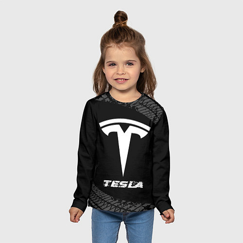 Детский лонгслив Tesla speed на темном фоне со следами шин / 3D-принт – фото 5