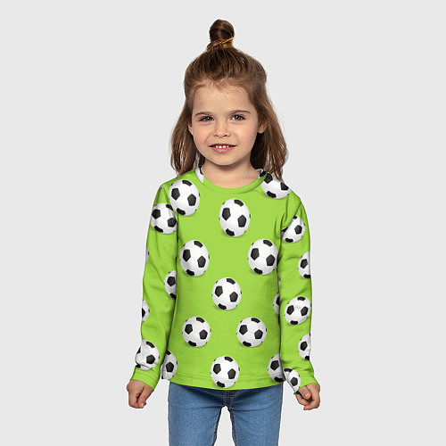 Детский лонгслив Футбольные мячи на зеленом / 3D-принт – фото 5