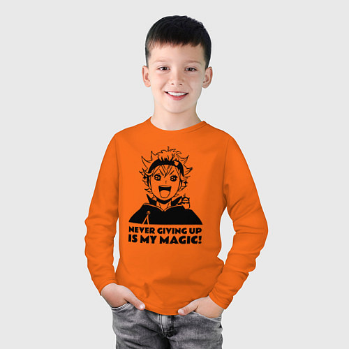 Детский лонгслив NEVER GIVING UP IS MY MAGIC! / Оранжевый – фото 3