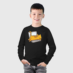 Лонгслив хлопковый детский Котик лежит на ноутбуке, цвет: черный — фото 2