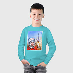 Лонгслив хлопковый детский Юрий Гагарин на космодроме, цвет: бирюзовый — фото 2