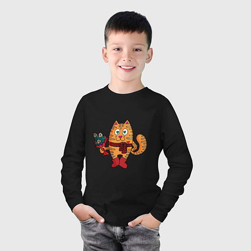 Детский лонгслив Влюбленный рыжий кот с рыбным букетом / Черный – фото 3