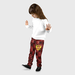Брюки детские Золотой герб России на красном кожаном фоне, цвет: 3D-принт — фото 2